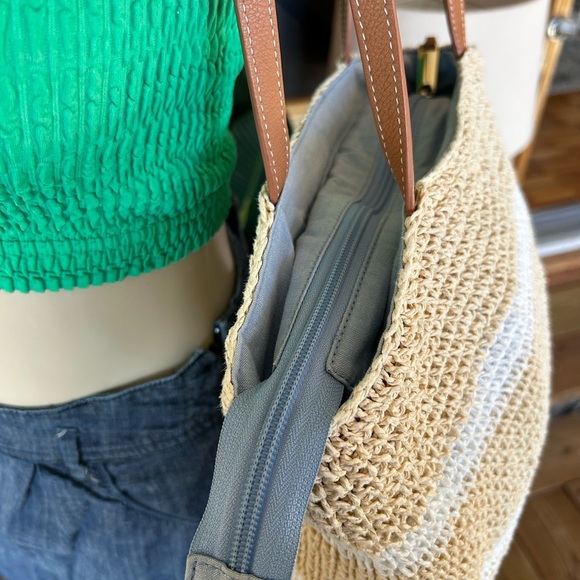 STRAW GETAWAY TOTE - NATURAL Stylish Tan and White Woven Tote Bag - Picture 3 of 7